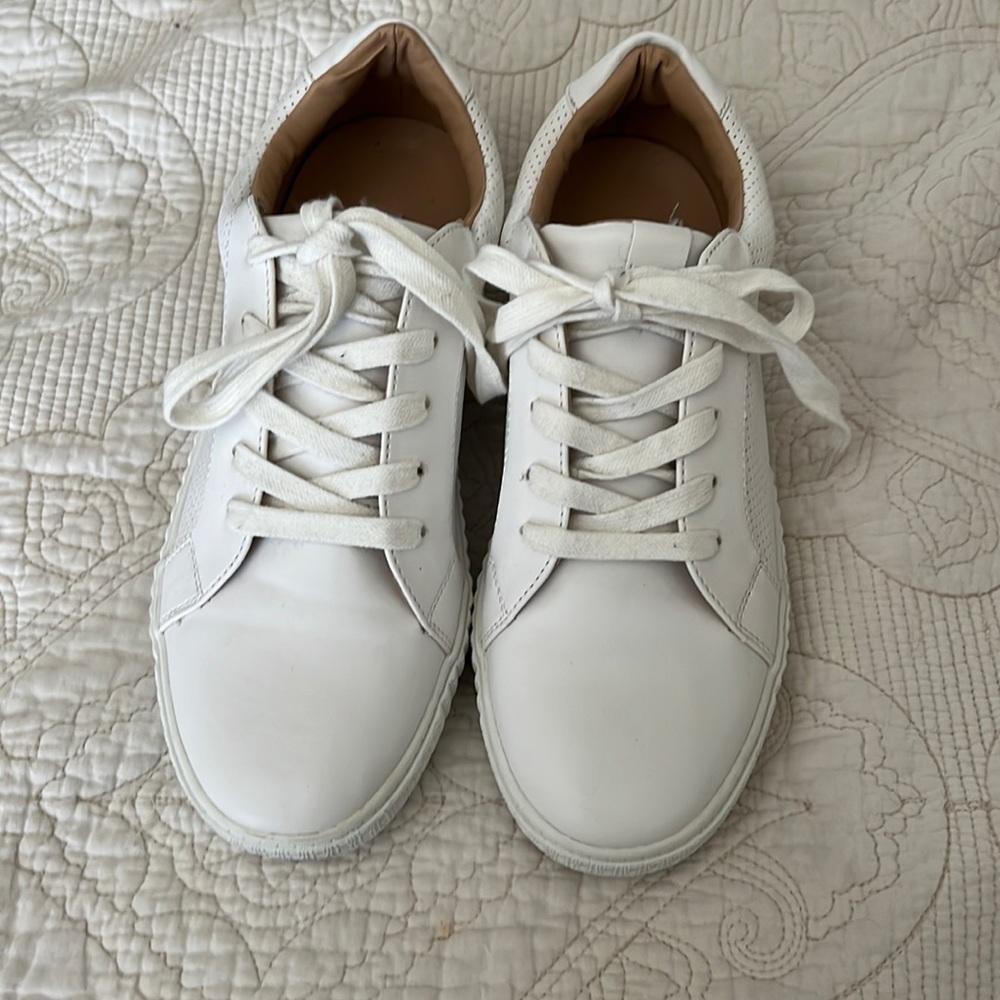 Steve Madden platform women’s sneaker, size 9